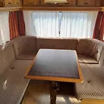캠프장 Moving - Retro Uebernachten Im Wohnwagen, Guenstig & Zentral