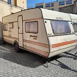 Moving - Retro Uebernachten Im Wohnwagen, Guenstig & Zentral 캠프장 *